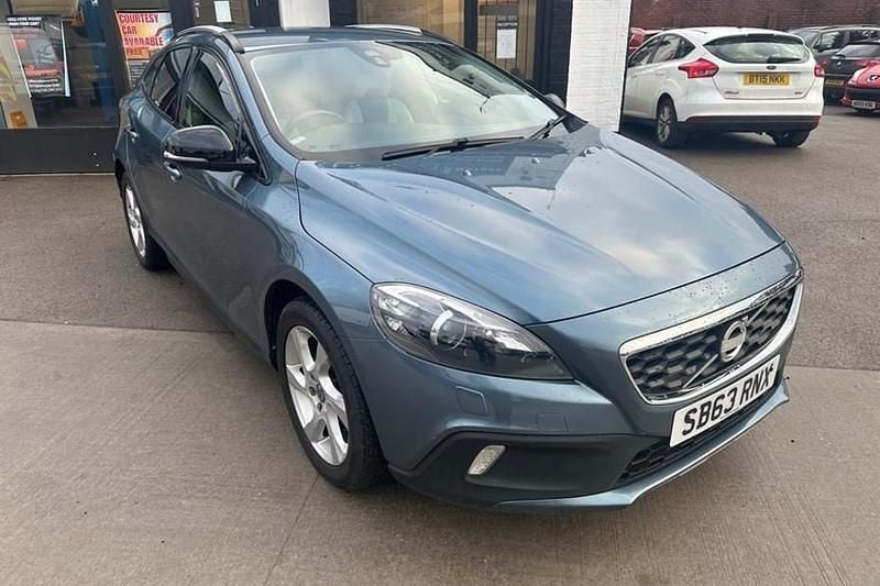 Used Volvo V40 CC 115 HP (84 kW) 2013 Estate