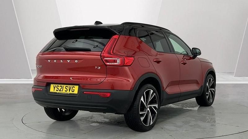 Used Volvo XC40 R-Design Pro 161 HP (118 kW) 2021 Red SUV