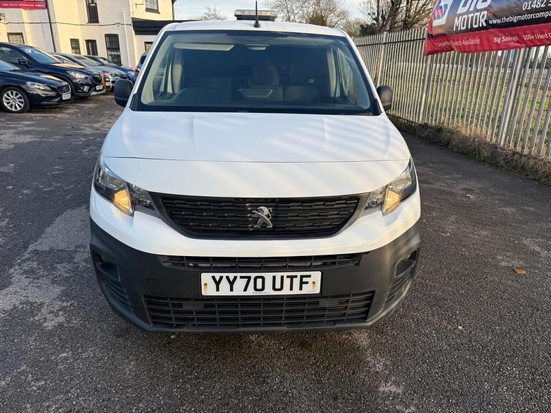 Used Peugeot Partner S 131 HP (96 kW) 2021 White MPV