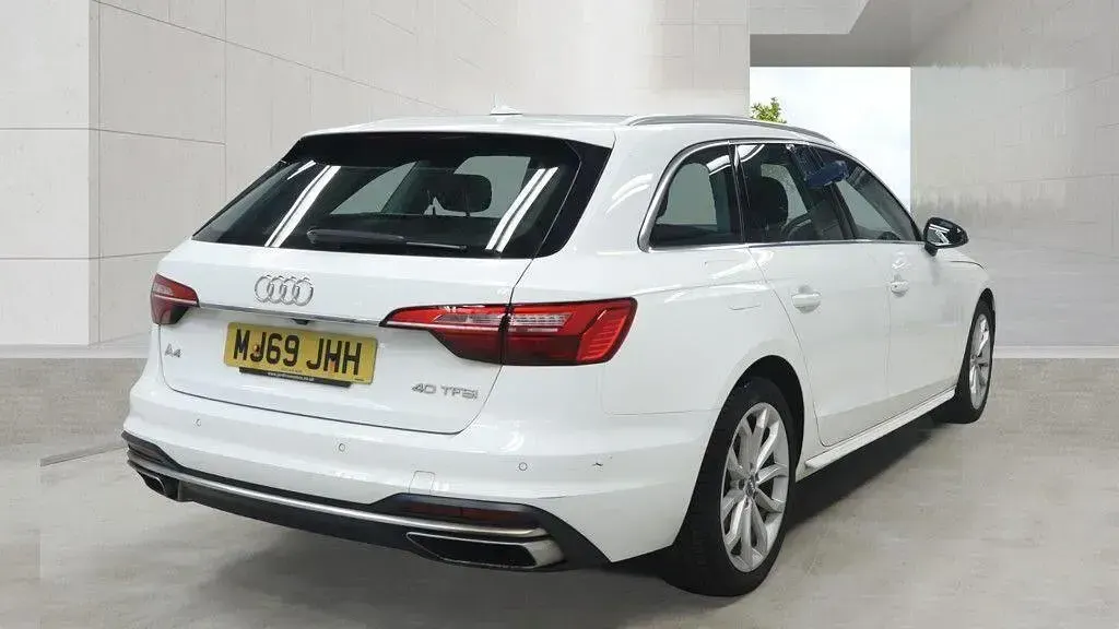 Used Audi A4 Sport 2019 White Estate