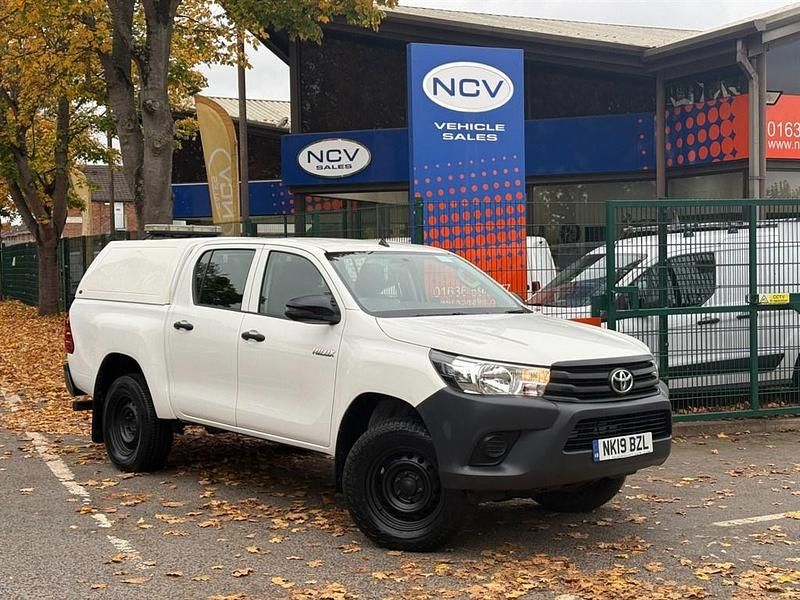 White Used 2019 Toyota HiLux Active Pickup | £14,990 (Good price) - Image 1/3