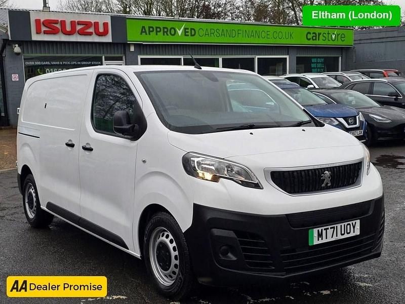 Used Peugeot e-Expert 100 kW (136 HP) 2021 White Van
