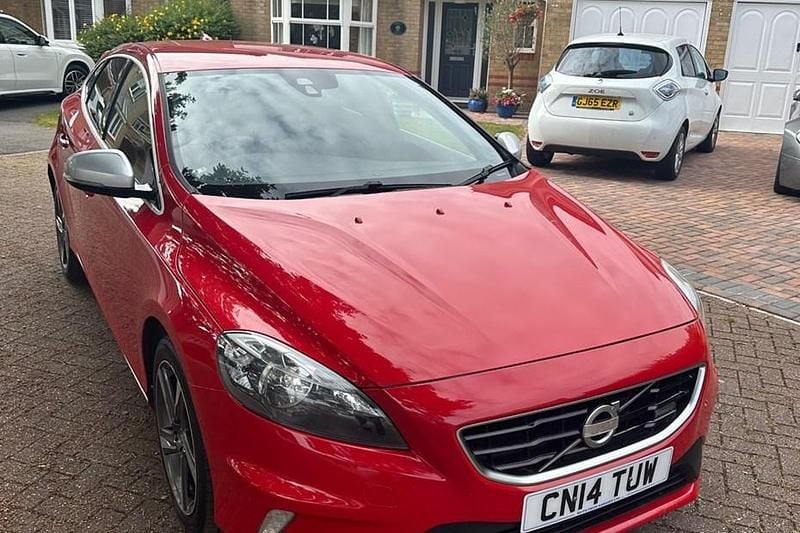 Used Volvo V40 R-Design 2014 Red Hatchback
