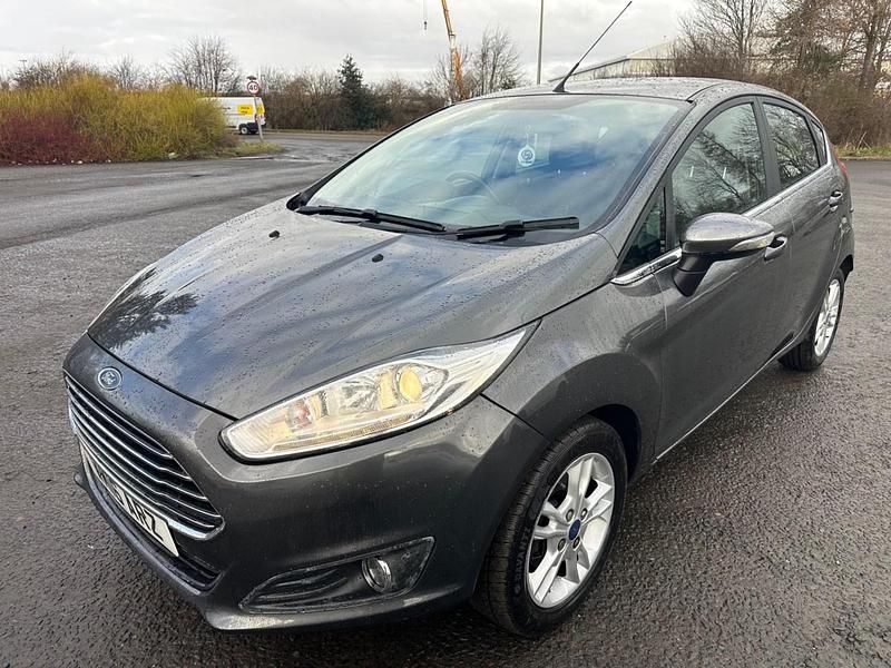 Used Ford Fiesta Zetec 100 HP (73 kW) 2016 Grey Hatchback