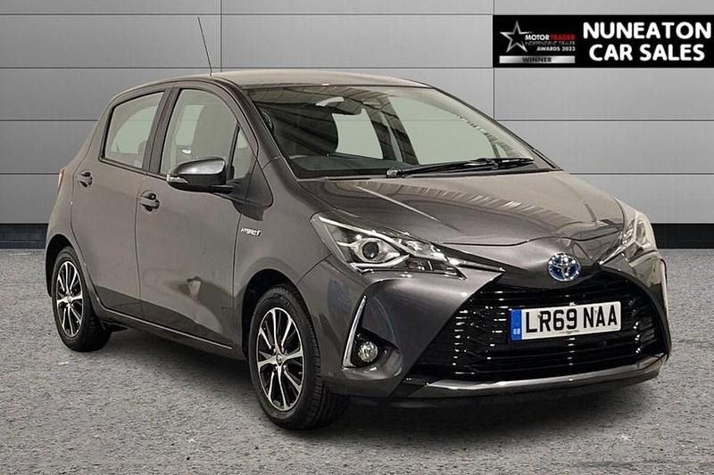 Used Toyota Yaris Hybrid 100 HP (73 kW) 2019