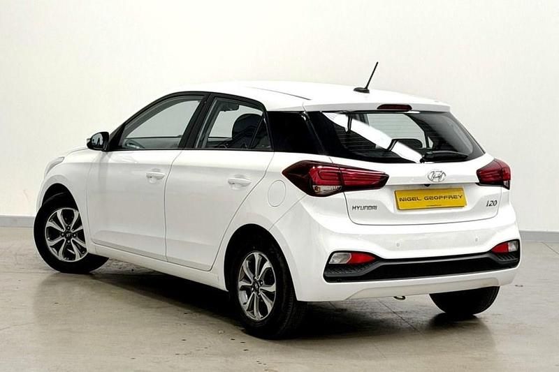 Used Hyundai i20 Edition 84 HP (61 kW) 2019 White Hatchback