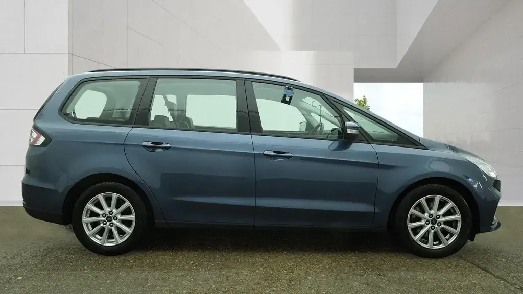 Begagnad Ford Galaxy Zetec 150 HK (110 kW) 2021 Blå Minibuss