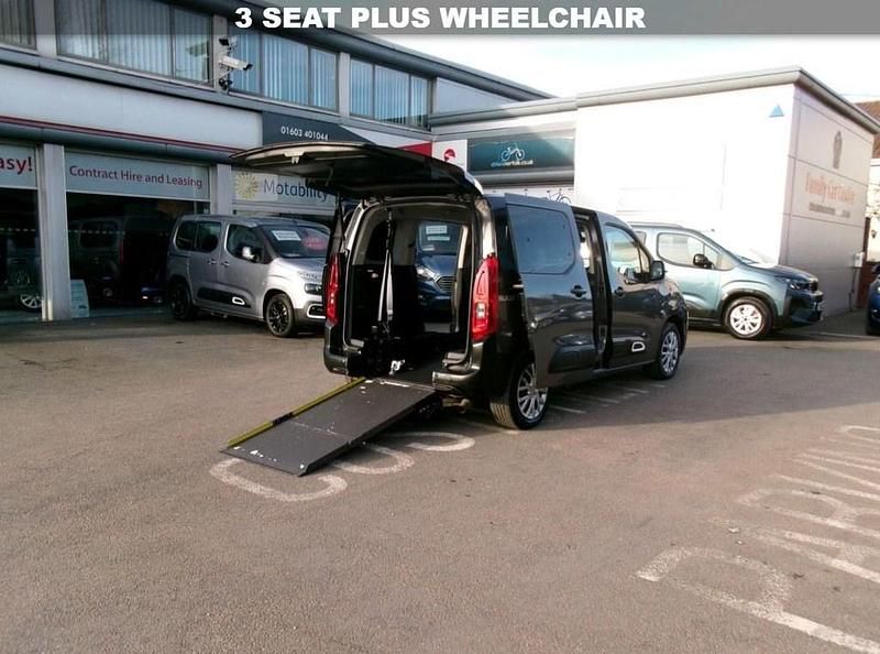 Used Citroën Berlingo Feel 2020 Grey MPV