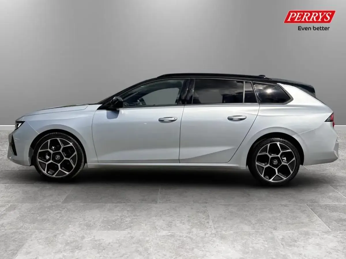 Used Vauxhall Astra Ultimate 128 HP (94 kW) 2024 Grey Estate