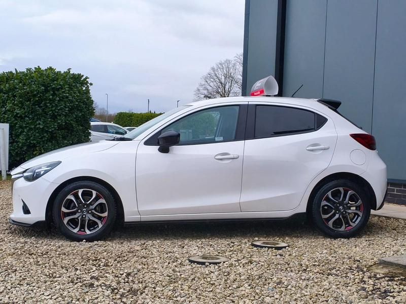 Usado Mazda 2 Inclusive 2017 Branco Citadino