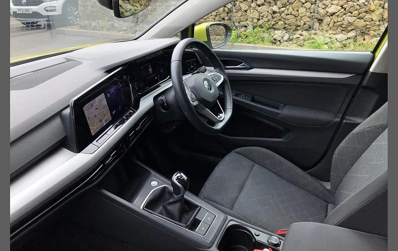 Used VW Golf VIII Life 108 HP (79 kW) 2021 Yellow Hatchback