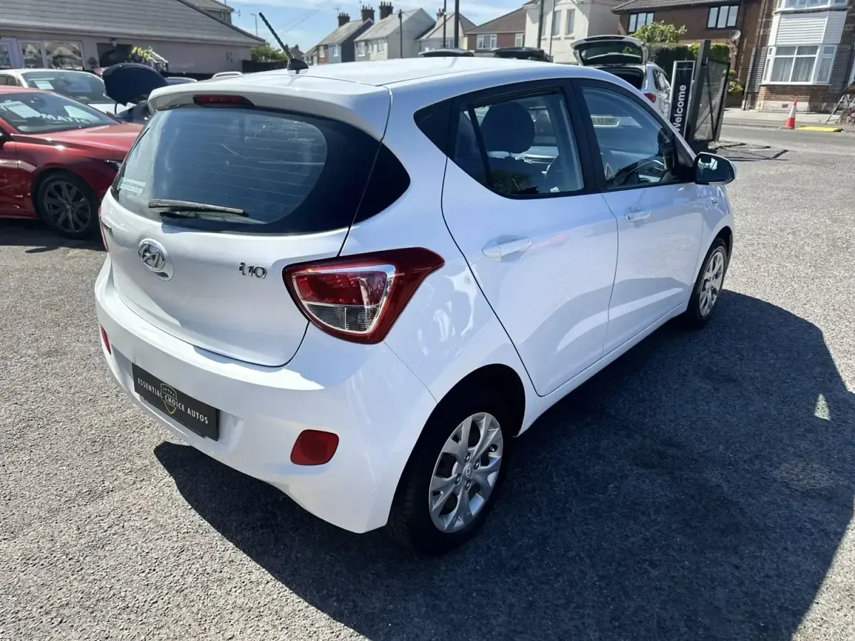 Usado Hyundai i10 SE 2015 Branco Citadino