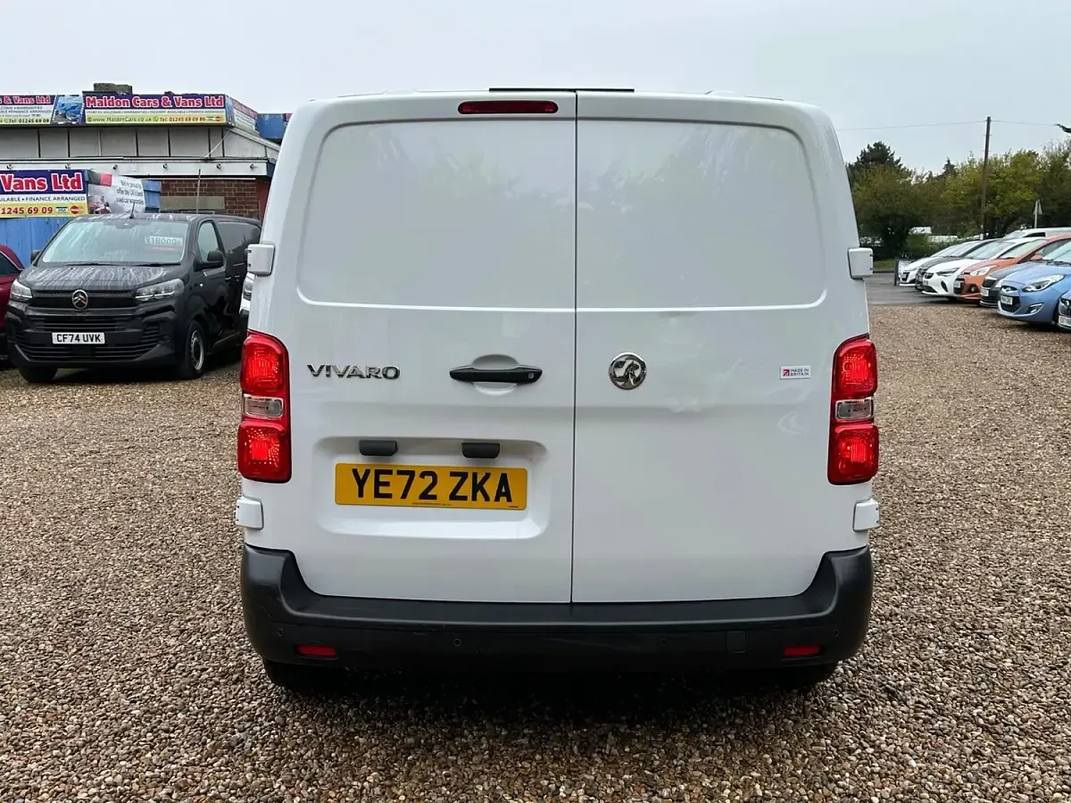 Used Vauxhall Vivaro S 100 HP (73 kW) 2022 White MPV