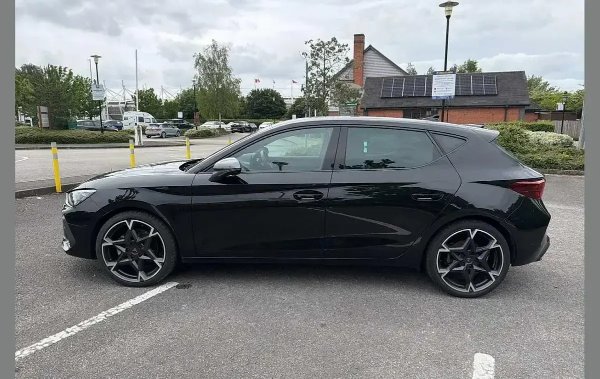 Used Cupra Leon 147 HP (108 kW) 2025 Black Hatchback