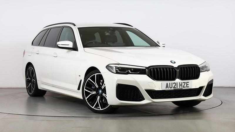 White Used 2021 BMW 520 M Sport Estate | £29,000 (Expensive) - Image 1/4