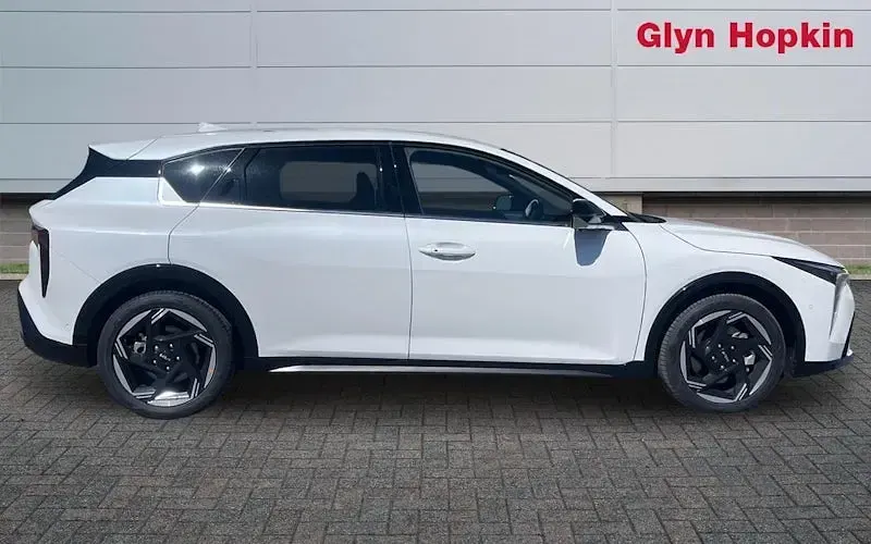 Nouă Kia K4 GT-Line 150 CP (110 kW) 2026 Alb Hatchback