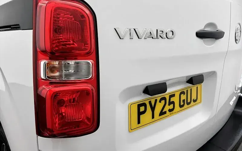 Used Vauxhall Vivaro 120 HP (88 kW) 2025 White MPV