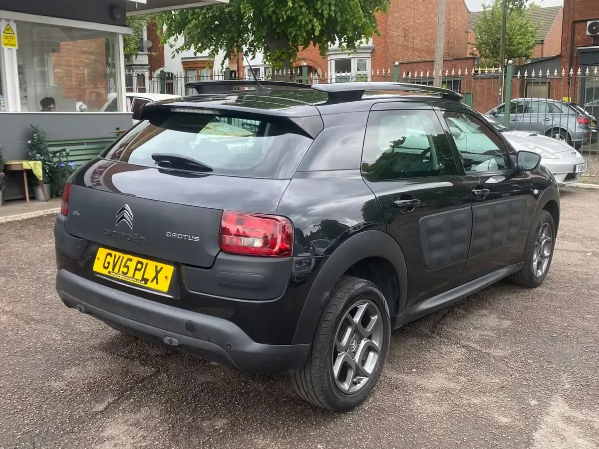 Used Citroën C4 Cactus Feel 100 HP (73 kW) 2015 Black Hatchback