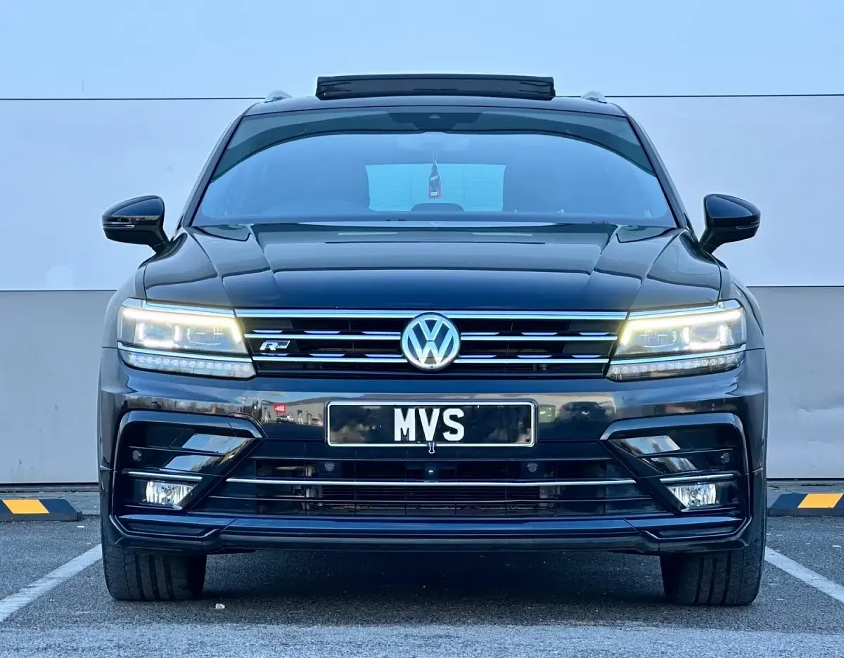 Used VW Tiguan R-line 150 HP (110 kW) 2019 Black SUV
