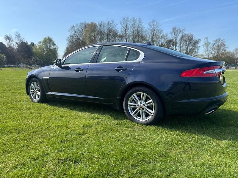 Second-hand Jaguar XF Premium Luxury 2013 Roșu Berlinǎ