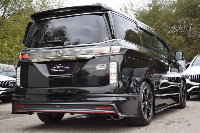 Used Nissan Elgrand 2015 Metallic black MPV