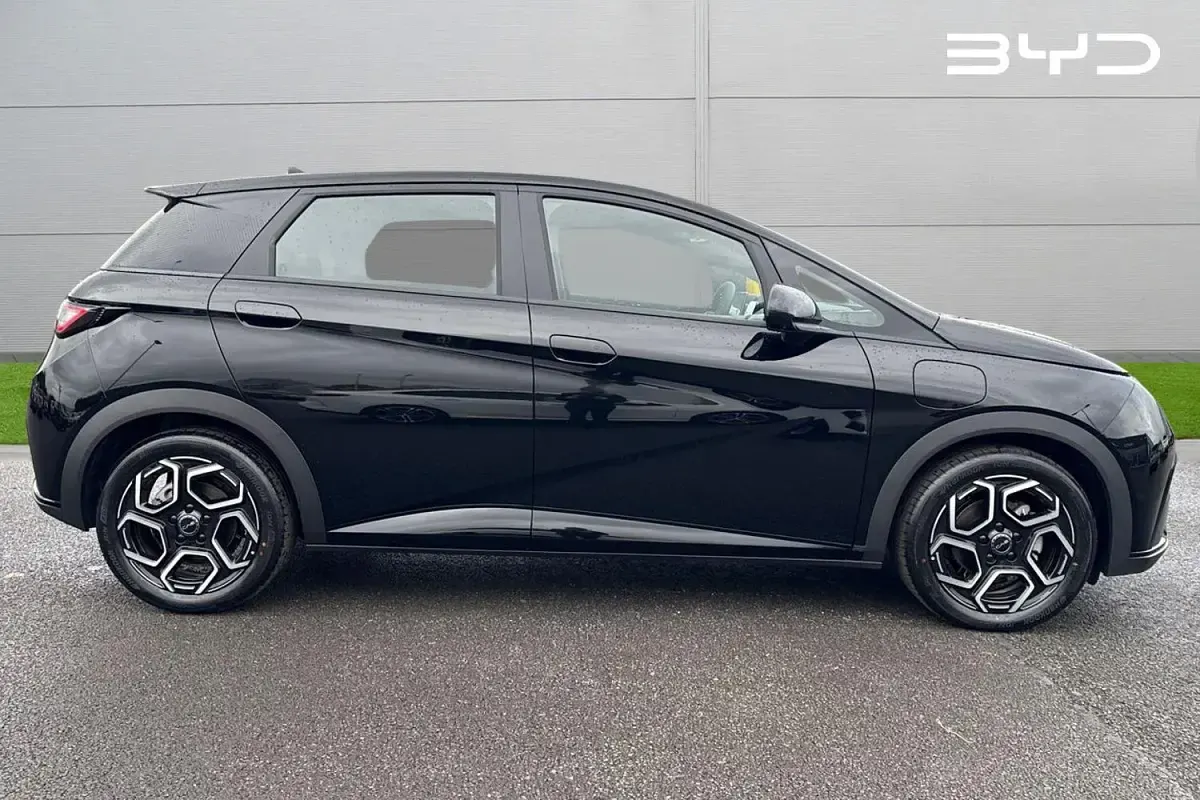 New BYD Dolphin Comfort 150 kW (204 HP) 2025 Black Hatchback