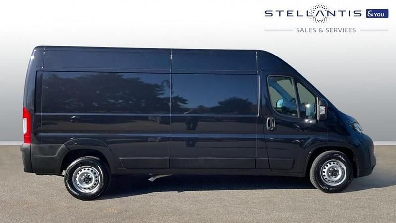 New Citroën Relay 138 HP (101 kW) 2026 Grey Van