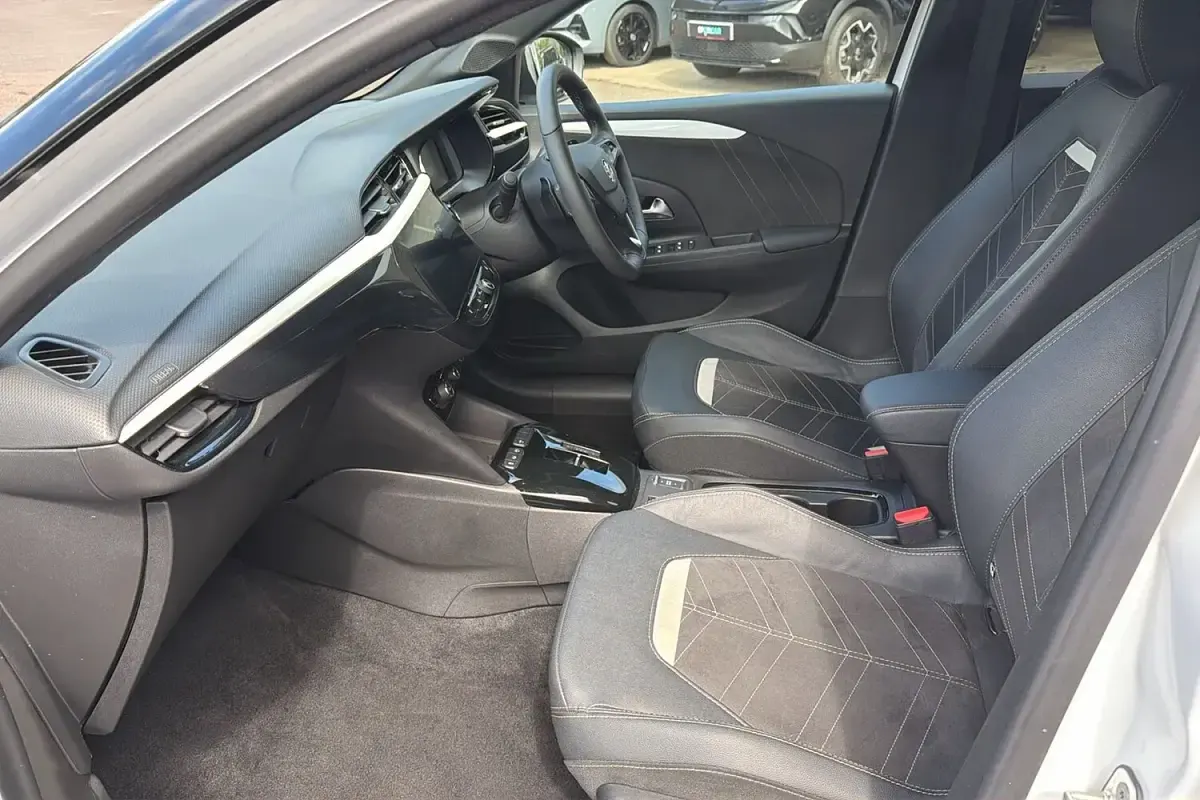 Used Vauxhall Corsa Ultimate 99 HP (72 kW) 2025 White Hatchback