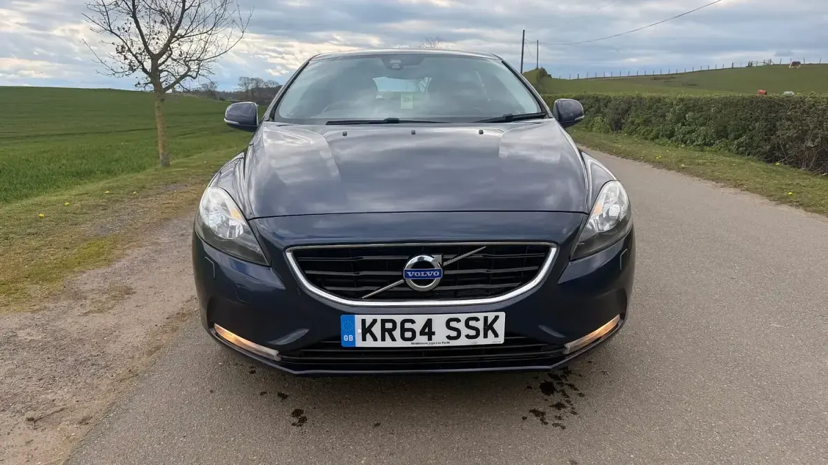 Used Volvo V40 SE 2014 Blue Hatchback