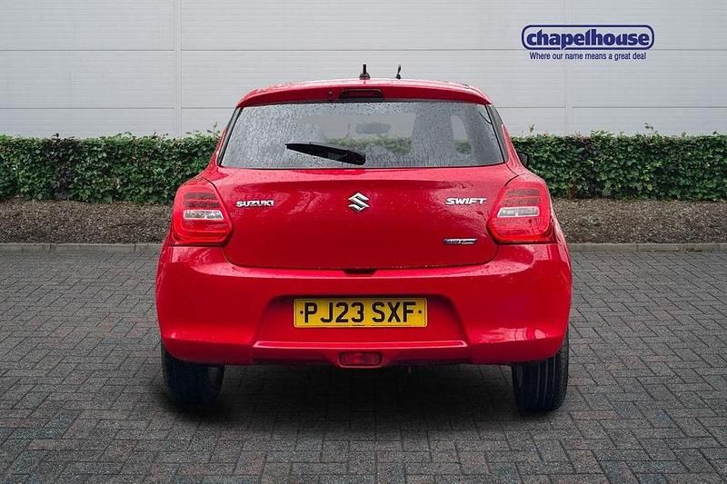 Usado Suzuki Swift SZ-L 83 HP (61 kW) 2023 Vermelho Citadino