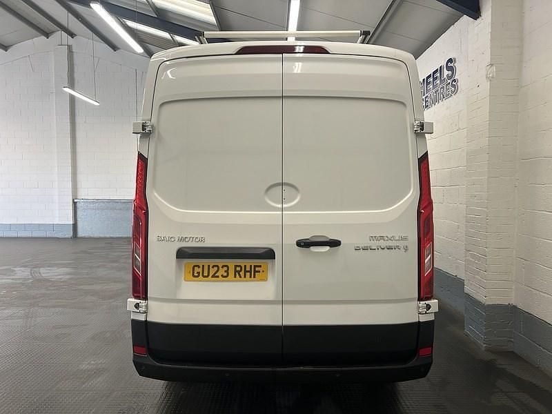Usado Maxus V90 163 HP (119 kW) 2023 Branco Van
