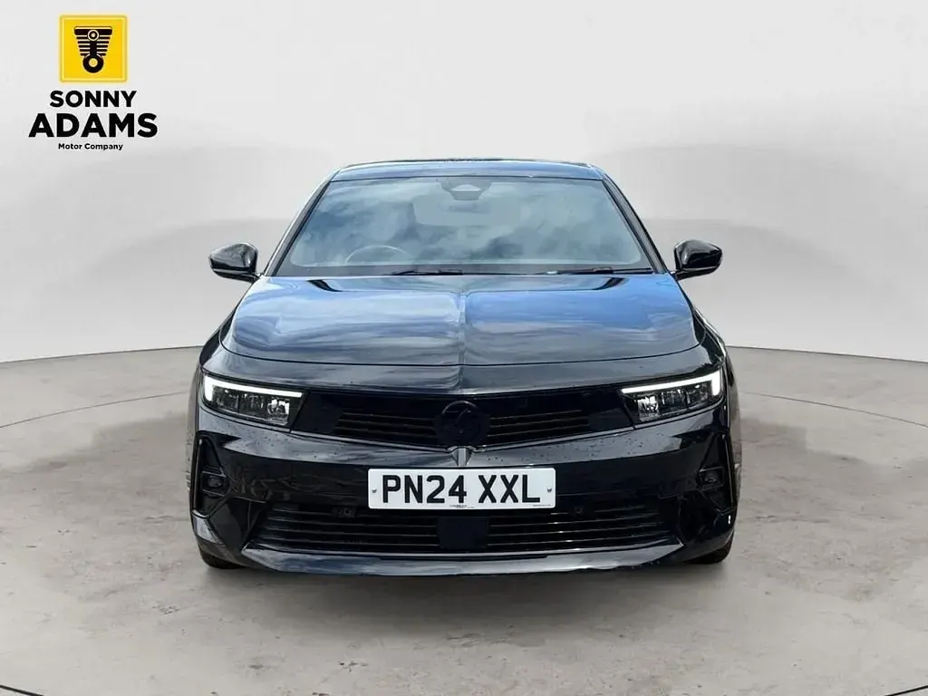 Begagnad Vauxhall Astra S 130 HK (95 kW) 2024 Svart Halvkombi