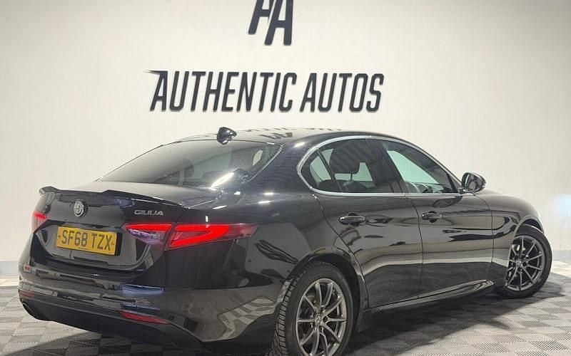 Used Alfa Romeo Giulia 150 HP (110 kW) 2017 Sedan