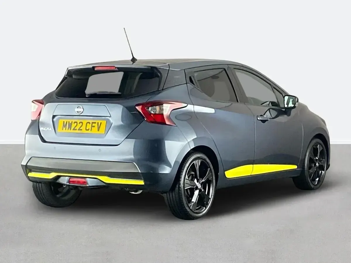 Używany Nissan Micra 92 KM (67 kW) 2022 Szary Hatchback