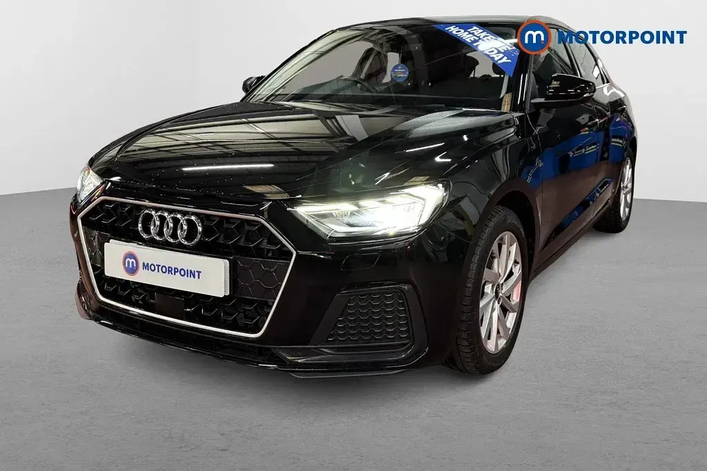 Käytetty Audi A1 Sport 2022 Musta Katumaasturi