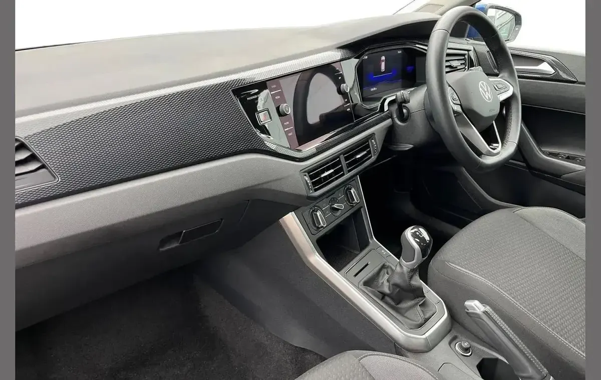 Used VW Polo Life 80 HP (58 kW) 2022 Blue Hatchback