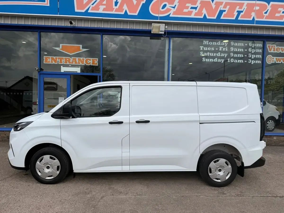 Usado Ford Transit Custom Trend 110 HP (80 kW) 2024 Branco Van