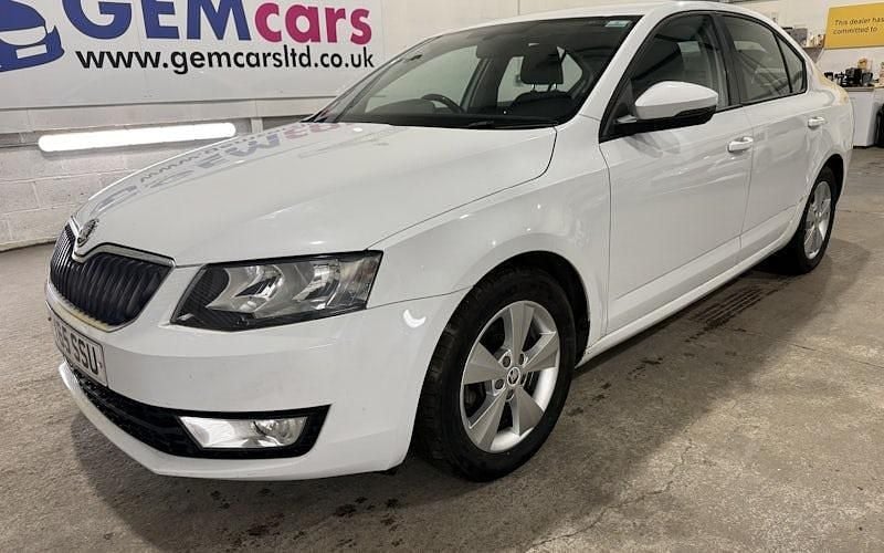 Usado Skoda Octavia GreenLine 110 CV (80 kW) 2016 Familiar