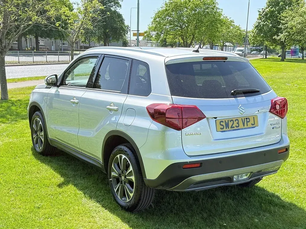 Used Suzuki Vitara SZ5 129 HP (94 kW) 2023 Silver SUV