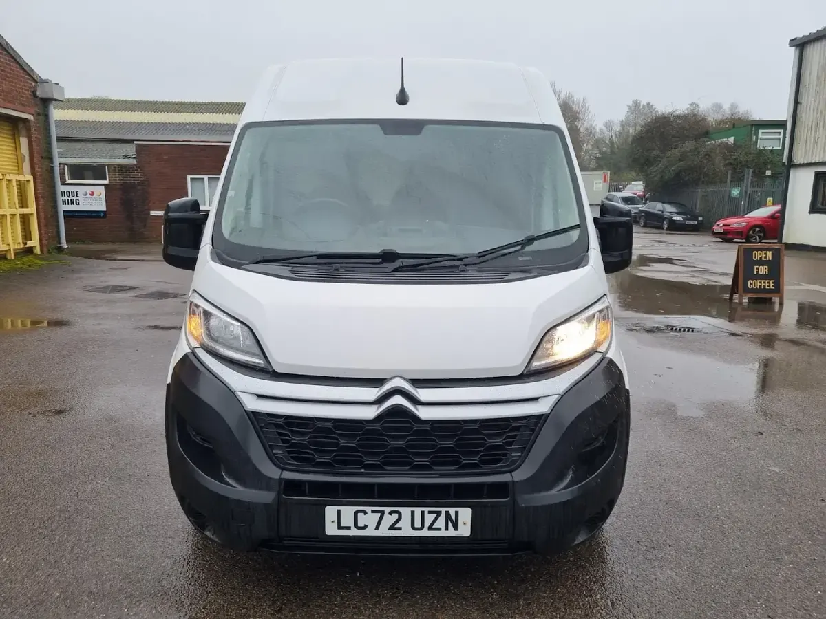 Used Citroën Relay 140 HP (102 kW) 2022 White Van