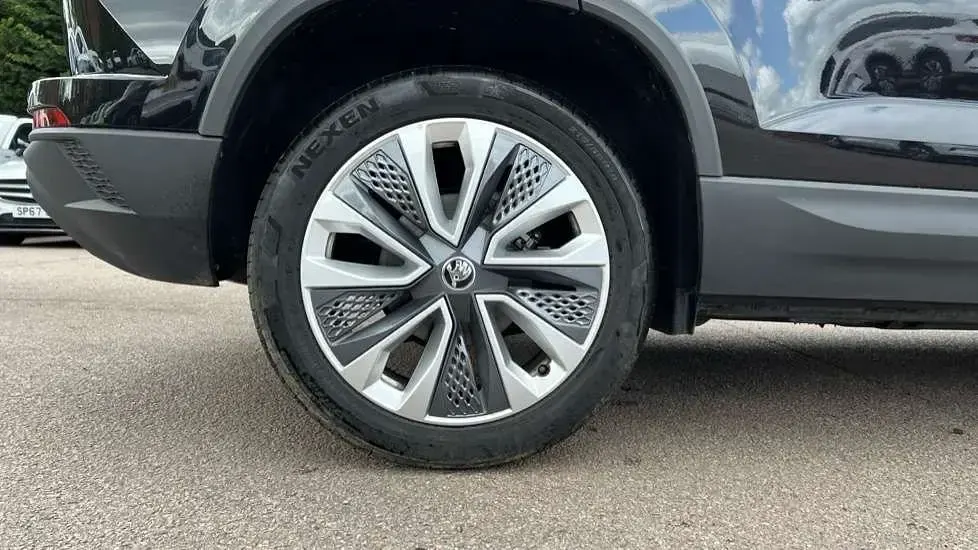 Usado Skoda Karoq SE L 150 CV (110 kW) 2025 Negro SUV