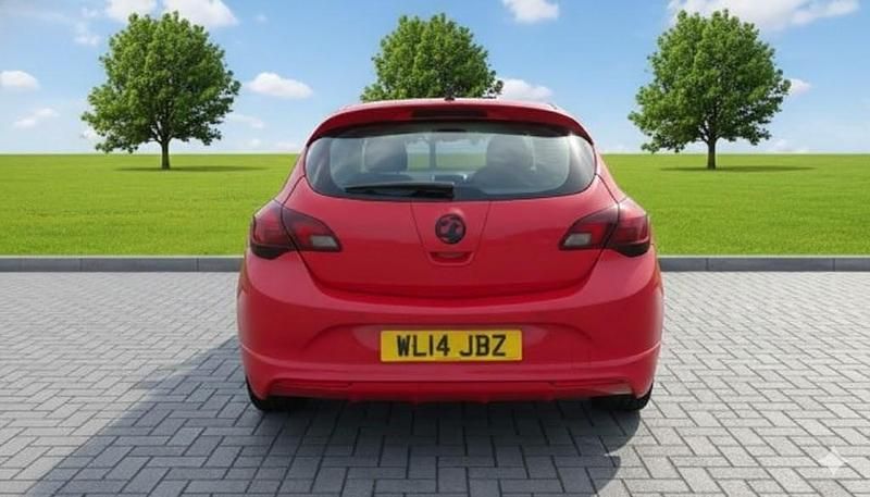 Used Vauxhall Astra SRi 180 HP (132 kW) 2014 Red Hatchback