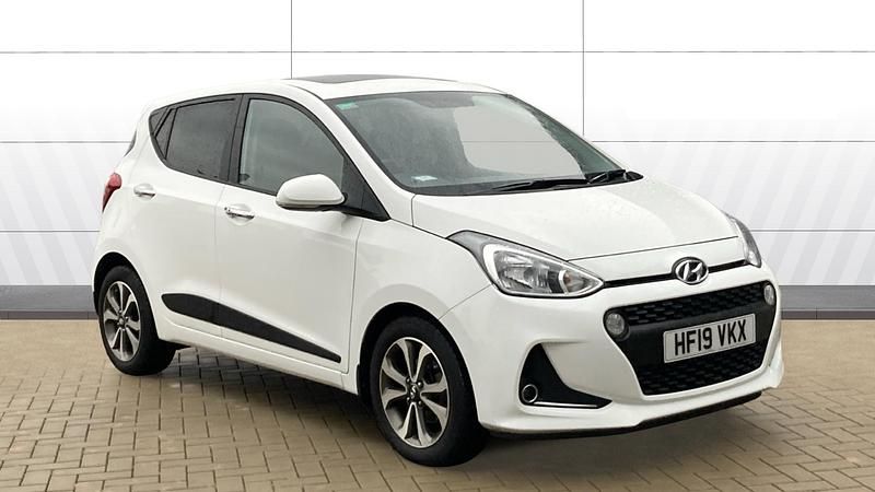 Used Hyundai i10 Premium SE 87 HP (63 kW) 2019 White Hatchback