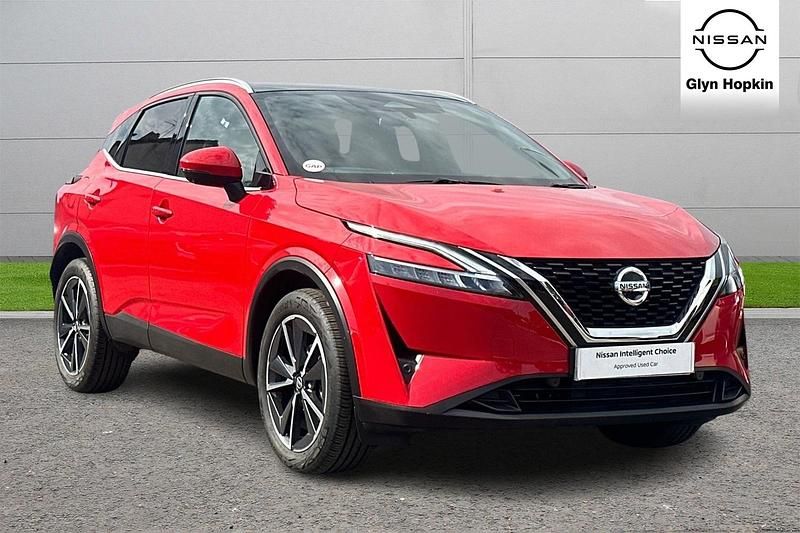 Red Used 2022 Nissan Qashqai Tekna SUV | £20,458 (A bit pricey) - Image 1/4