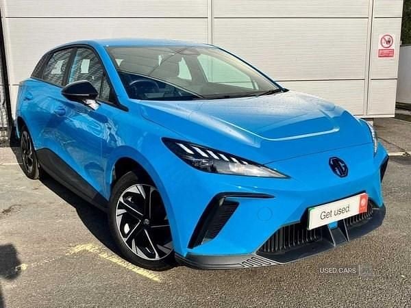 Blue New 2025 MG MG4 EV SE Hatchback | £17,990 (Good price) - Image 1/4