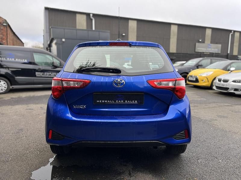 Used Toyota Yaris 2018 Blue Hatchback