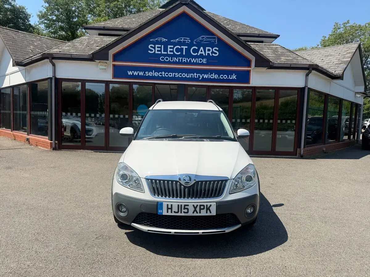 Used Skoda Roomster 90 HP (66 kW) 2015 White MPV