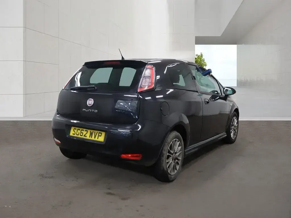 Used Fiat Punto S 77 HP (56 kW) 2012 Black Hatchback