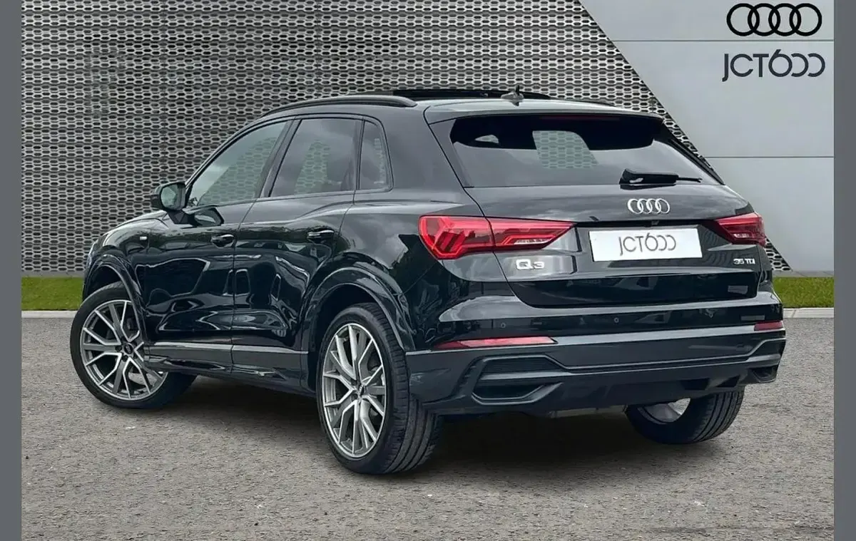 Used Audi Q3 Advanced 150 HP (110 kW) 2019 Black SUV