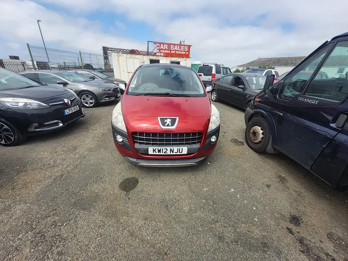 Used Peugeot 3008 Allure 163 HP (119 kW) 2012 Red Estate